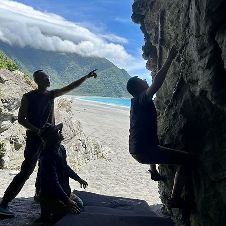 Heyyo Hostel Hualien Eksteriør bilde